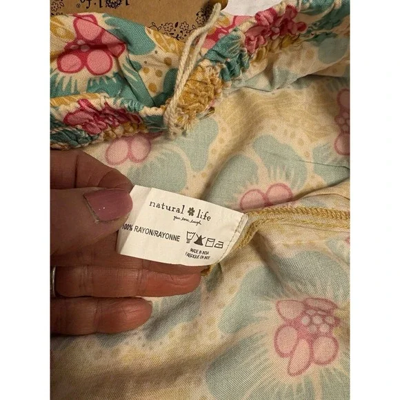 Natural Life Maribel Floral Pattern Shorts, Small. NWT - Picture 7 of 8